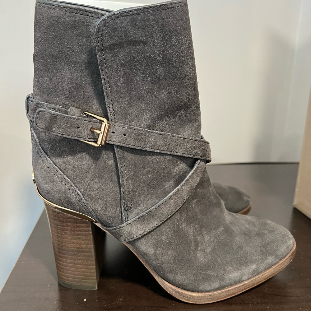 New Without Box $498 Tory Burch booties